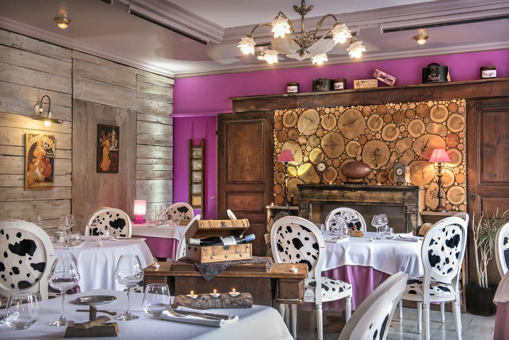 Hotel Le Rocher Blanc Albaret-Sainte-Marie ภายนอก รูปภาพ