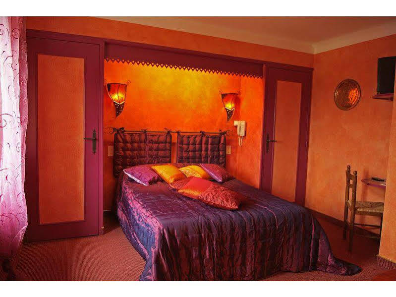 Hotel Le Rocher Blanc Albaret-Sainte-Marie ภายนอก รูปภาพ