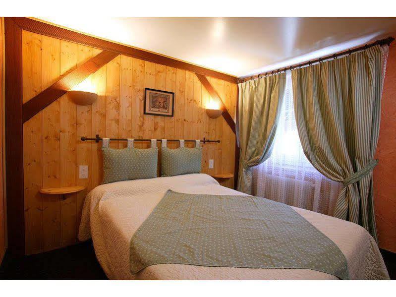 Hotel Le Rocher Blanc Albaret-Sainte-Marie ภายนอก รูปภาพ