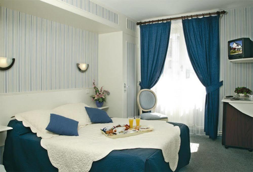 Hotel Le Rocher Blanc Albaret-Sainte-Marie ภายนอก รูปภาพ