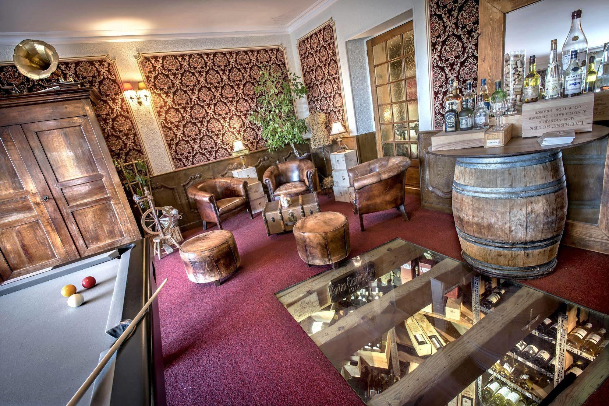 Hotel Le Rocher Blanc Albaret-Sainte-Marie ภายนอก รูปภาพ