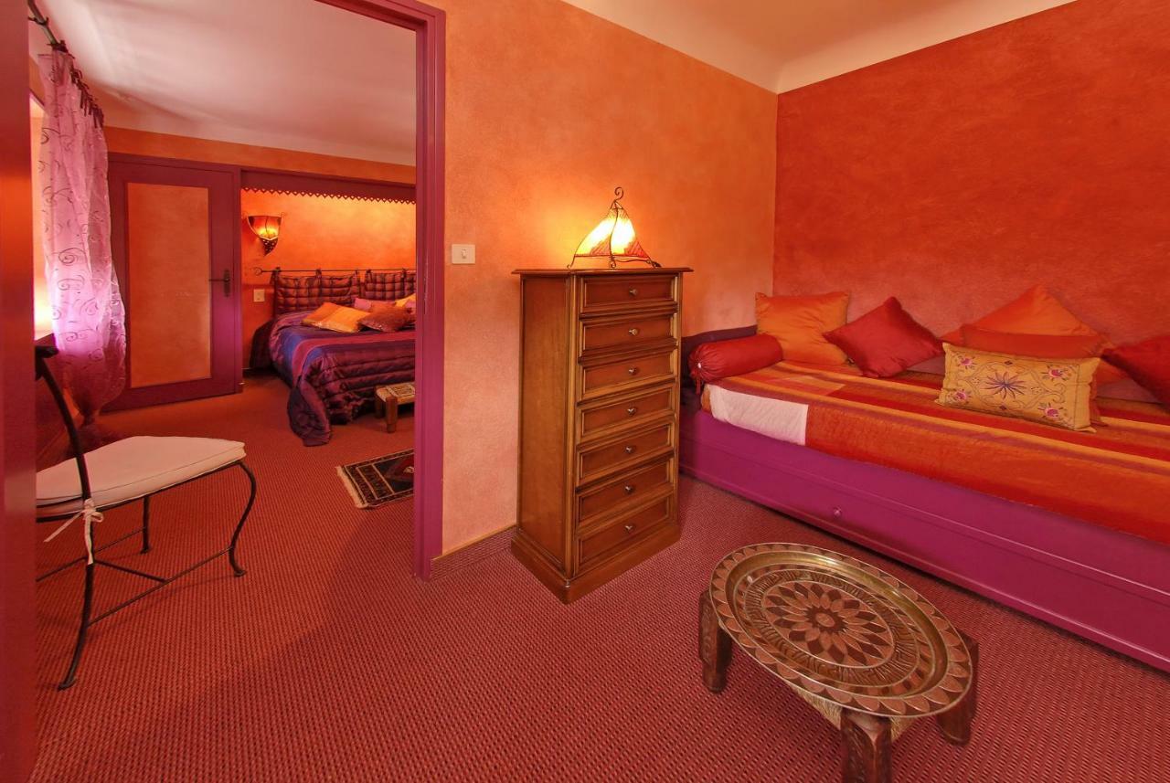Hotel Le Rocher Blanc Albaret-Sainte-Marie ภายนอก รูปภาพ